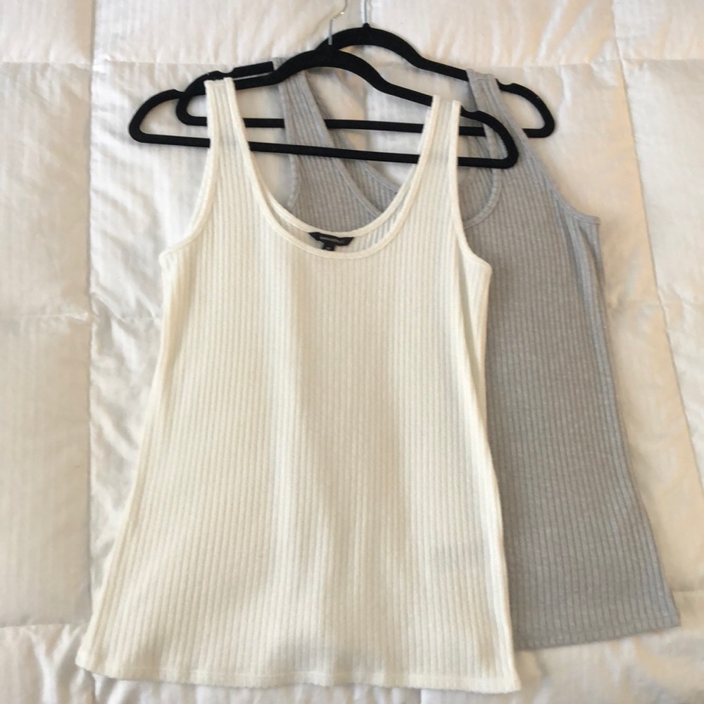 2 ribbed tank tops